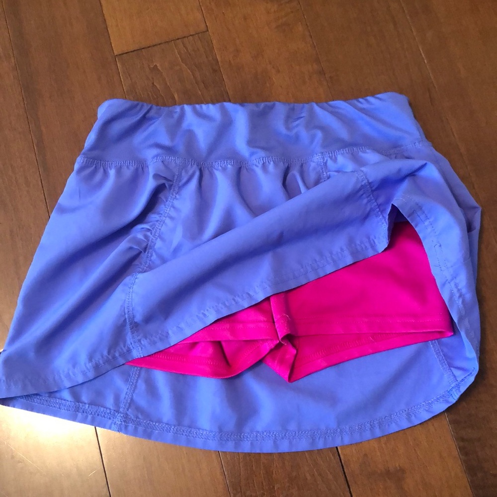 Champion girl’s matching shirt/skirt set - Picture 6 of 8